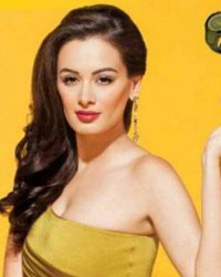 Evelyn Sharma